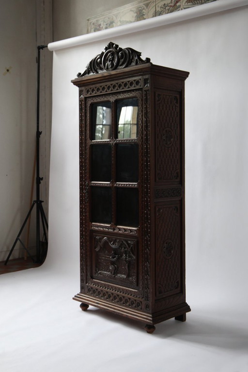 Antiker Vitrinenschrank aus bretonischem Kastanienholz, Frankreich, um 1880–1890