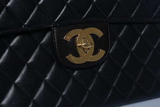 Image 1 of Chanel, borsa maxi classica nera