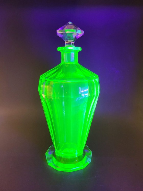 Image 1 of Val Saint Lambert “Montmartre” shaker / karaf met 2 glazen in uraniumglas ca. 1930