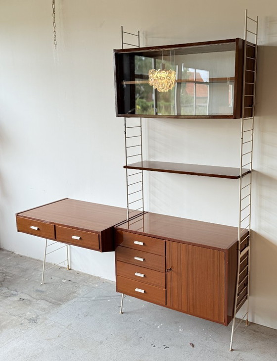 Image 1 of Progetto di ristrutturazione del sistema di pareti modulari Babette DDR