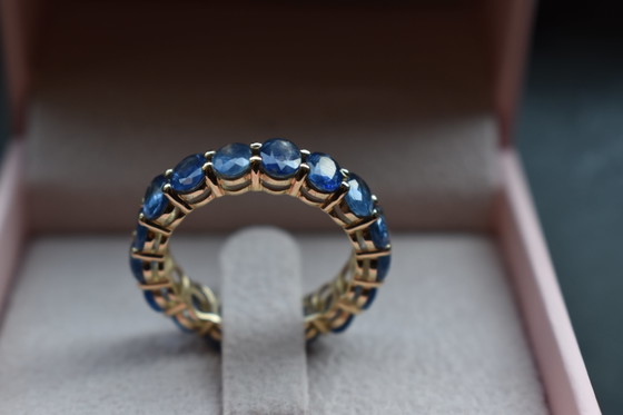 14k Yellow Gold Eternity Ring With 17 Oval Blue Sapphires (6.41 Ct) – G.C.I. Certified – no brand, Gifts (photo 6 of 9)