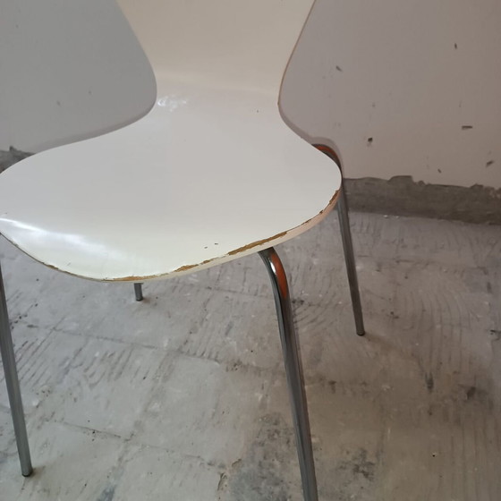 Image 1 of Página 1 de 18 Juego de 4 sillas Keith Haring de Arne Jacobsen para Fritz Hansen