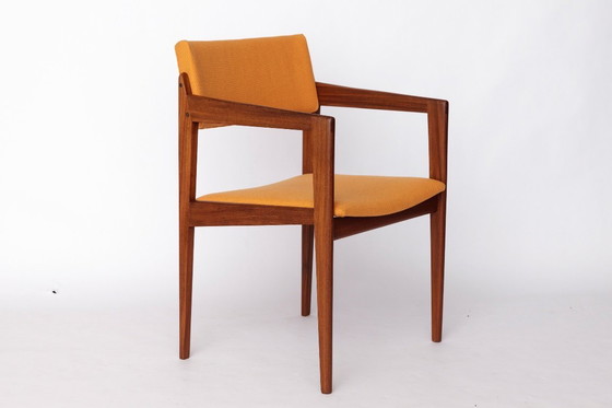 Image 1 of Vintage Thonet fauteuil, jaren 70-80, teakhouten frame, perzikkleurige stoffen bekleding