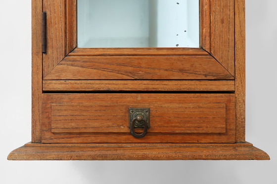 Image 1 of Art Deco scheerkast in eiken met afgeschuinde spiegel, Frankrijk ca. 1900