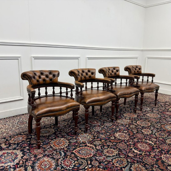 Set Klassische Englische Springvale Chesterfield Stühle – Sessel, Leather, Wood (photo 2 of 15)
