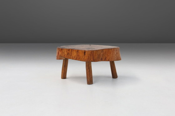 Image 1 of Mesa baja rústica de madera con trípode, Bélgica ca. 1900