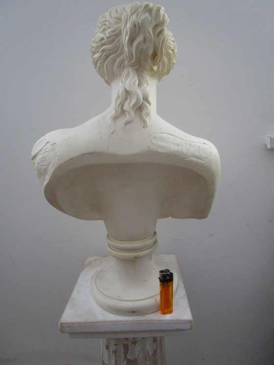 Image 1 of Busto antiguo, ¿Afrodita?