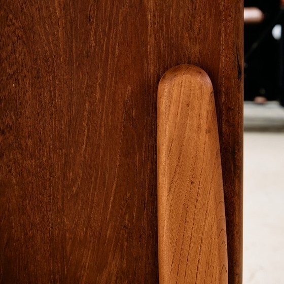 Image 1 of MK11132 Gerestaureerde dressoir van teak en eikenhout