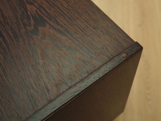 Armadio contenitore danese impiallacciato rovere su gambe angolate, moderno scandinavo anni '70 (photo 9 of 13)