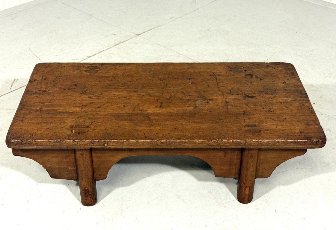 Rustic antique low coffee table side table 1900's | €350 | Whoppah