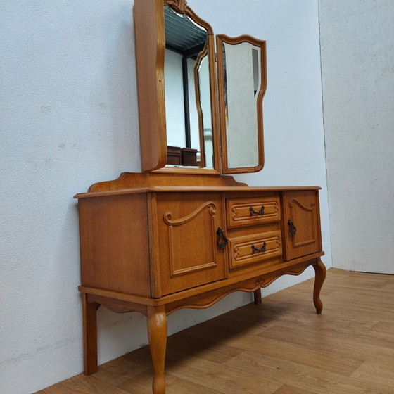 Image 1 of Tavolo da trucco vintage in stile Queen Anne, con specchio a trittico.