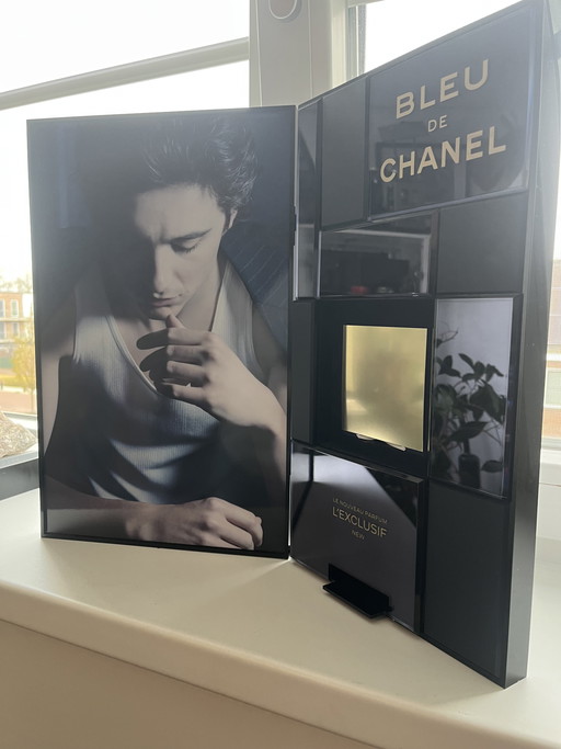 Bleu de Chanel vintage display