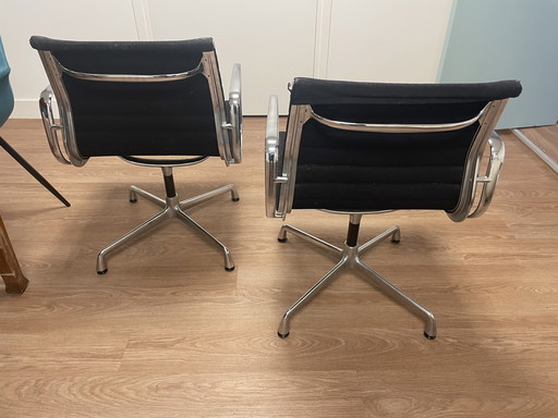 2x Eames Bürostühle Herman Miller Renovierung