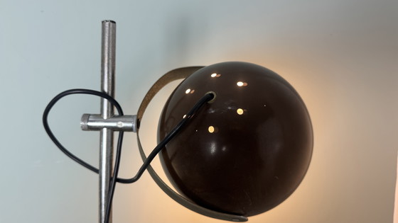Image 1 of Lampadaire vintage des années 1970, âge de l'espace, globe marron