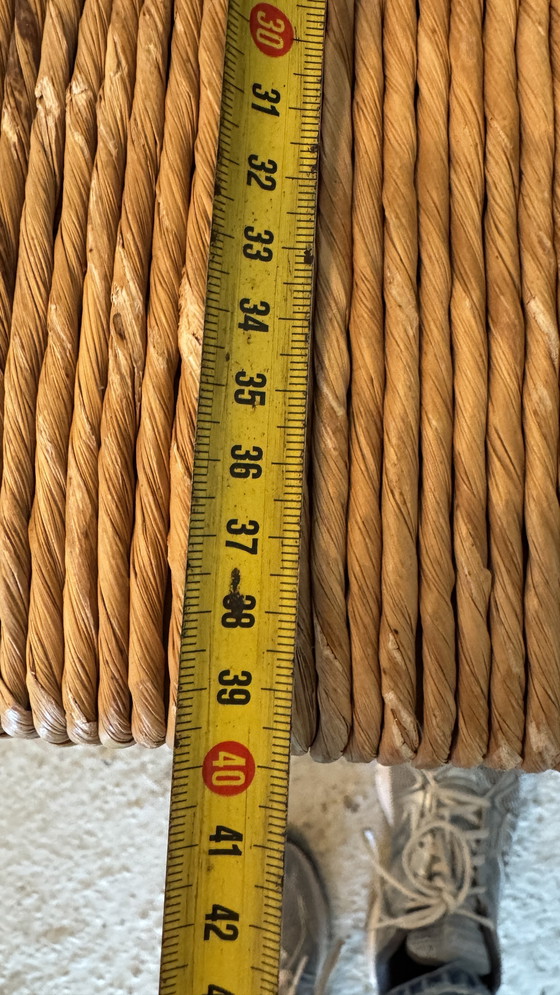 Image 1 of Taburete de mimbre