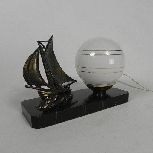Art Deco desk lamp with sailboat and globe on marble base, 1930s – tafellampen, Metal, Vintage