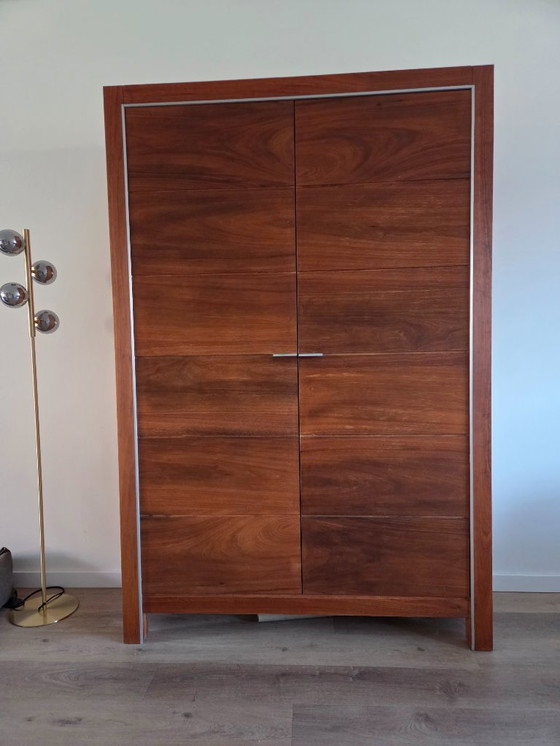 Image 1 of Hans Daalder Roots notenhout servieskast