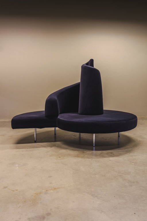 Divano in stile Tatlin