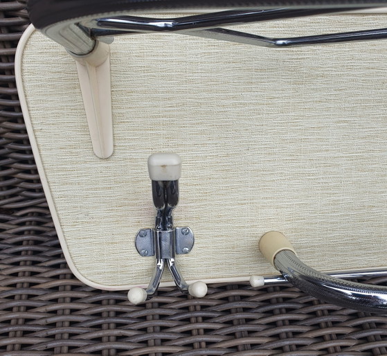 Vintage Wandkapstok Jaren 50/60 – Chroom & Crème – Kapstokken, Plastic, Wood (photo 5 of 10)