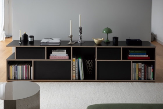 Tylko Credenza / Mobile contenitore basso — Original Classic, Compensato nero, 220 cm – Credenze, Legno (photo 2 of 9)