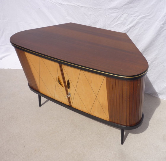 Image 1 of Vintage hoekcommode met schuifdeuren