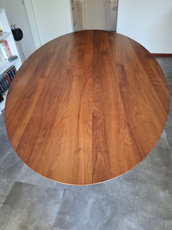 Thebe Dining table, Leolux brand – Wood, Aluminium (photo 2 of 5)