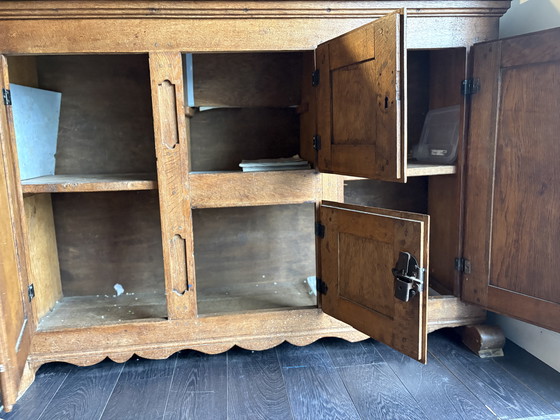 Image 1 of Armario antiguo de madera
