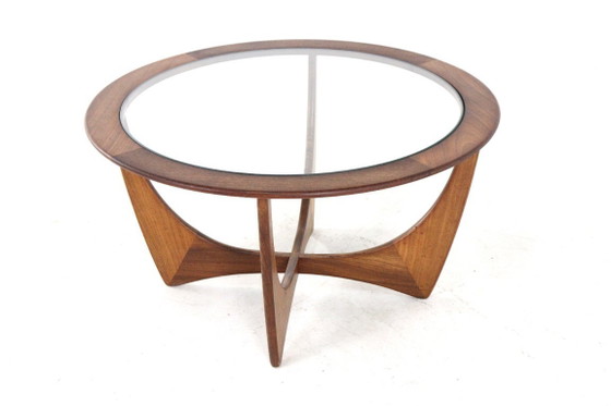 Image 1 of Tavolino rotondo G-Plan Astro con piano in vetro vintage a soffietto