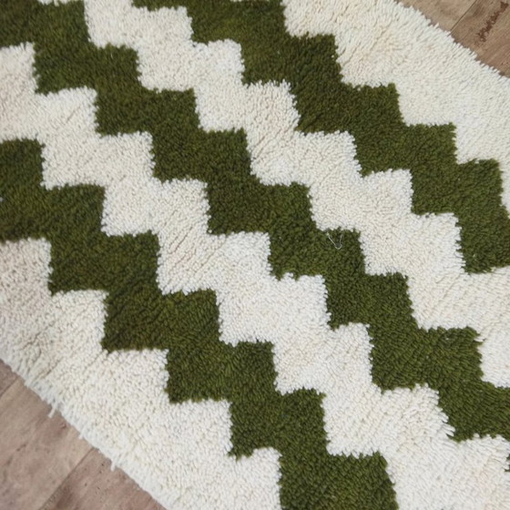 Image 1 of Tapis Azilal à rayures crème et vert olive / Tapis Azilal crème à rayures vert olive (180×100 cm)