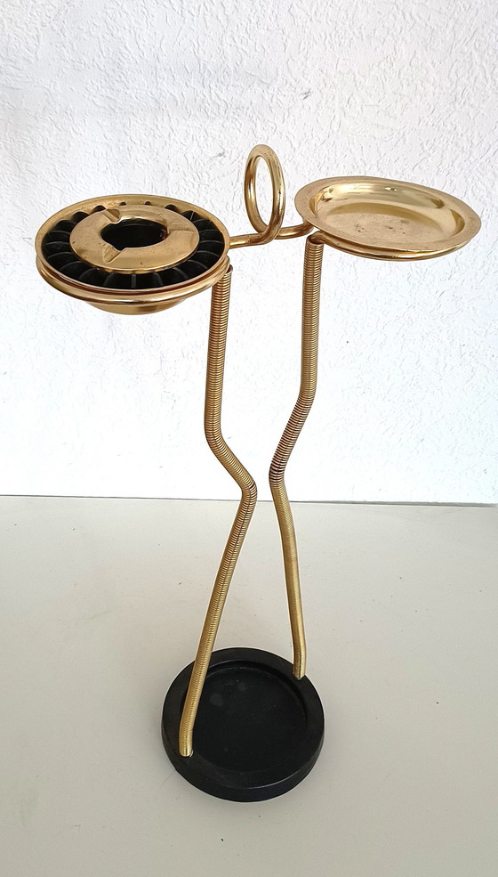 Image 1 of Cenicero de pie con diseño de los años cincuenta