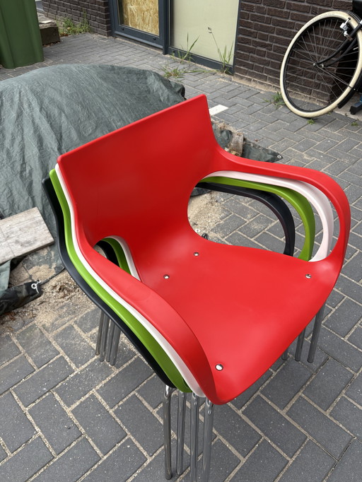 4 x stackable Acta Jim chairs