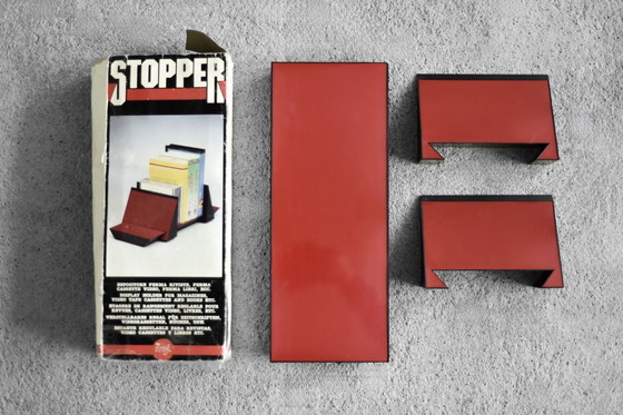 Image 1 of Porta libri vintage in plastica rossa, stile moderno italiano di metà secolo, realizzato da Corus Associati per MGL Plast Fabria