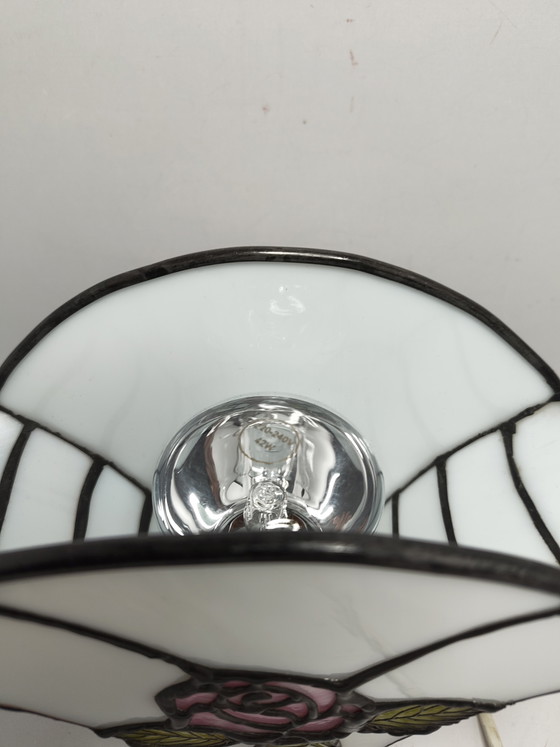 Vintage Tiffany Style Table Lamp – Stained Glass with Pink Rose – Herner Glas, Metal (photo 8 of 11)