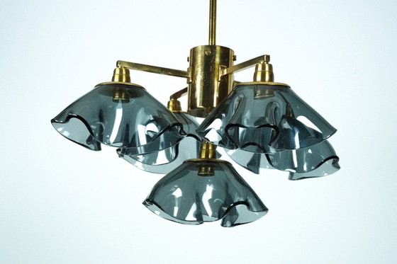 Image 1 of Italian five-arm chandelier in smoked Vistosi glass and brass, 1970s
