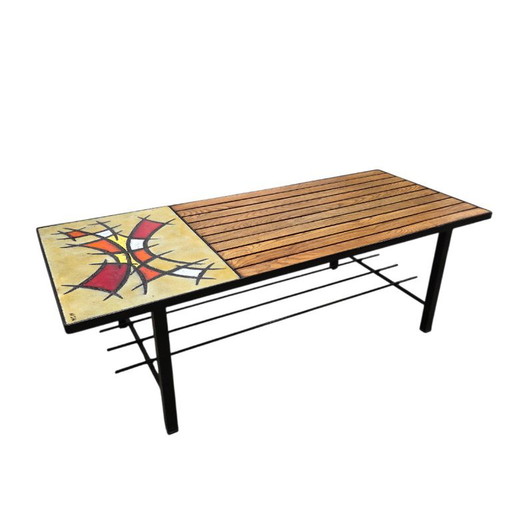 Table basse Mid-century, France années 1950-60 – lattes de bois, cadre en métal noir et plateau en pierre de lave émaillée