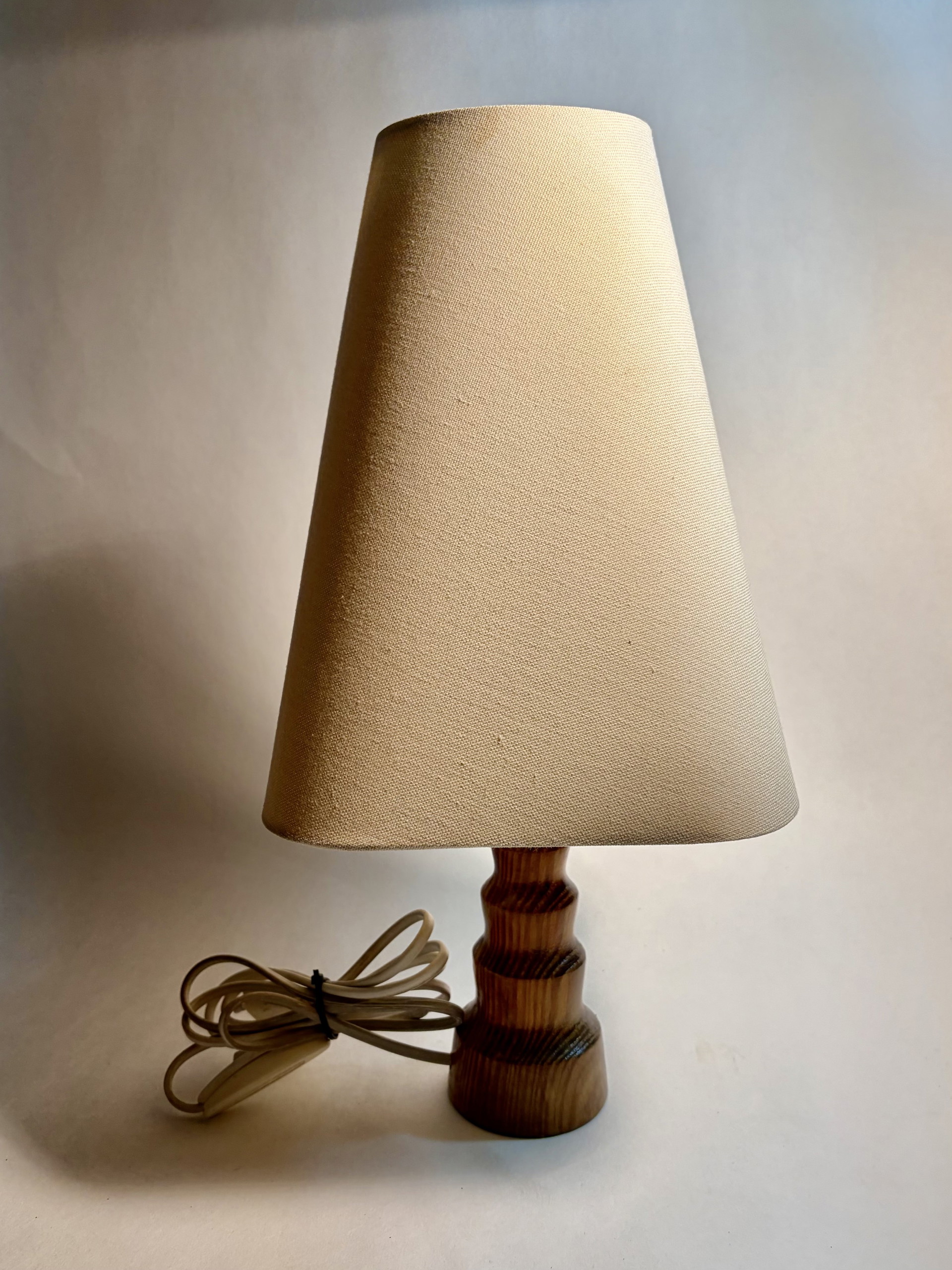 Scandinavian table lamp from the 50s | €112 | Whoppah