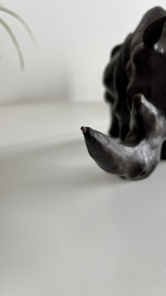 Image 1 of Set di due statue di animali vintage in pelle - Ippopotamo e Rinoceronte - nello stile di Omersa