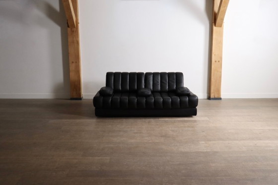 De Sede DS-85 slaapbank in zwart leer, Zwitserland, jaren 60 – 2 zitsbanken, Leather (photo 4 of 13)