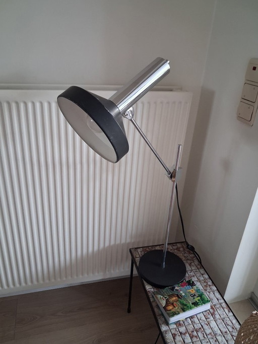 Vintage fishing rod lamp