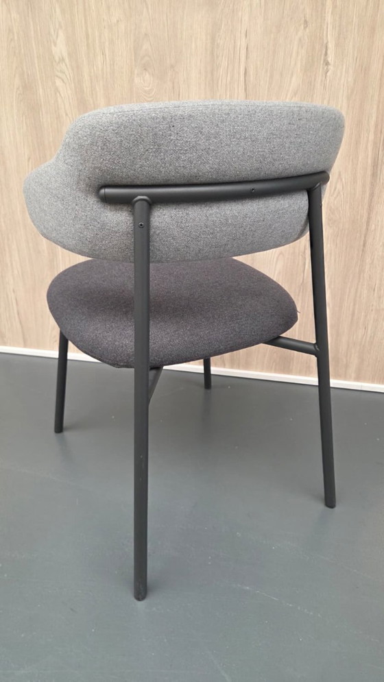 Image 1 of Artifort Aloa stoel van Khodi Feiz