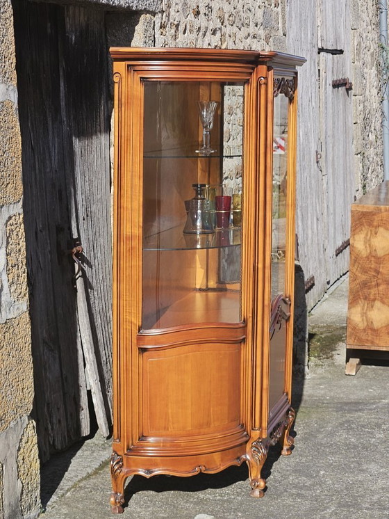 Image 1 of Franse vintage glazen vitrinekast - Kersenhouten vitrine - Louis XV-stijl - jaren 70