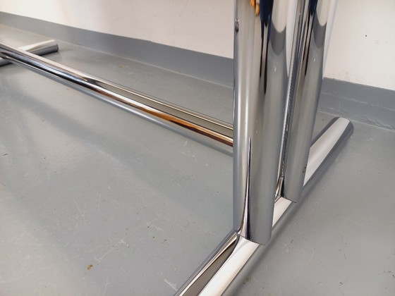 Image 1 of Scrivania vintage in legno di noce e metallo cromato degli anni '70