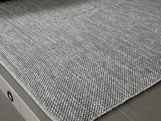 Image 1 of 2 Fast neue Teppiche