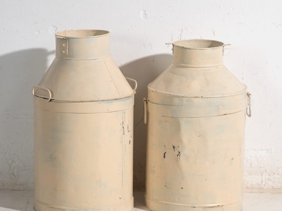 Set of two antique painted tin milk cans – Poland, circa 1950 – Decorative Objects, Iron, Rustic (photo 2 of 10)