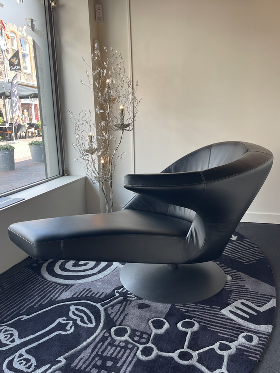 Image 1 of Leolux Parabolica armchair show model