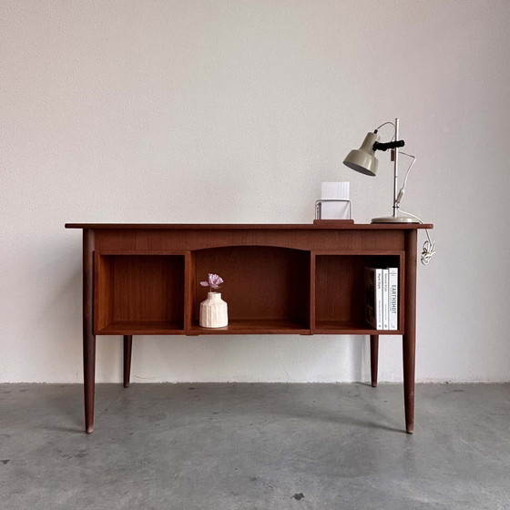 Image 1 of Bureau vintage danois (2 faces) Teck