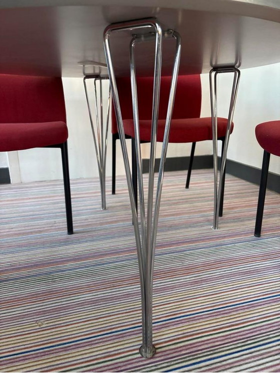 Image 1 of Mesa de diseño circular Fritz Hansen