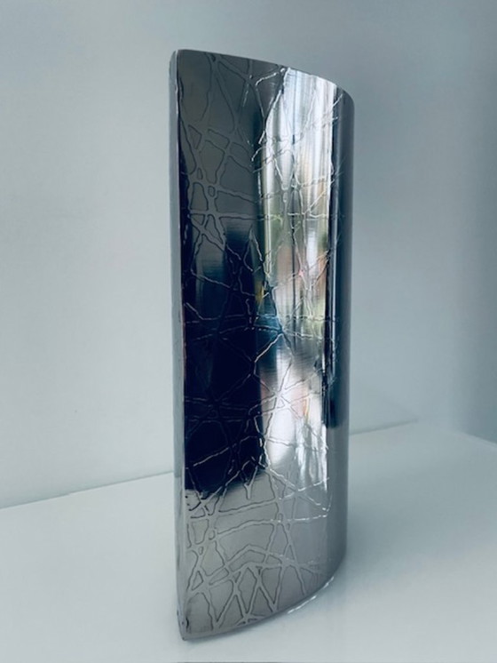 Image 1 of Metal designer vase with wood grain pattern – elliptical shape