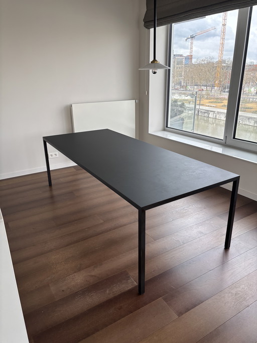 MDF Italia “Tense” – Designer Dining Table