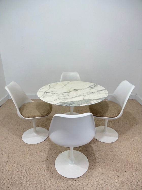 Set Tulip – tavolo Knoll International in marmo e 4 sedie – Eero Saarinen – Tavoli da pranzo (photo 5 of 15)